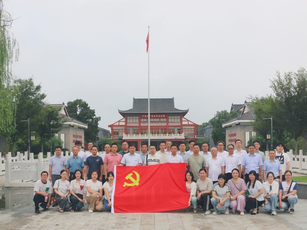 参观合肥党史馆.jpg